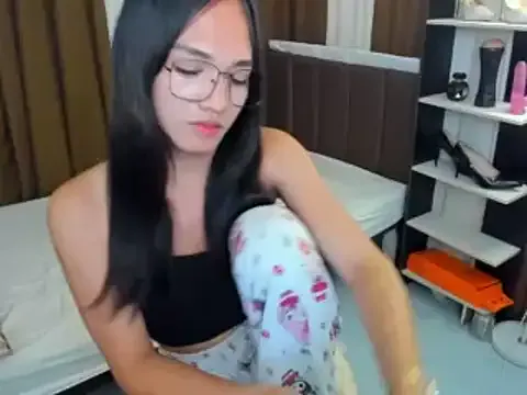 PetiteAsianTrisha on StripChat