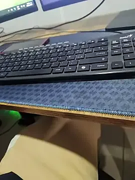 Pretty_roxxyy — Fuck pussy  OPEN YOUR LEGS  4 me