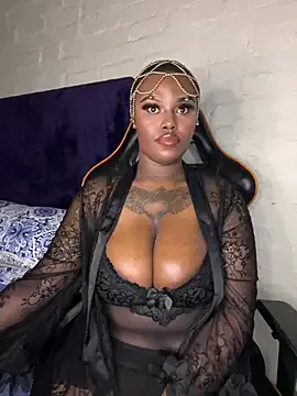 QUEEN_NOBUHLE_FEMDOM_777