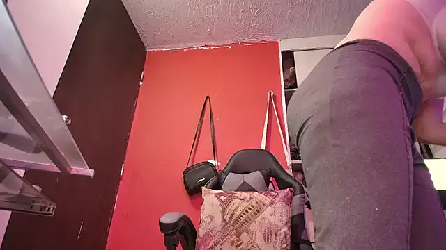 rachelroberts on StripChat