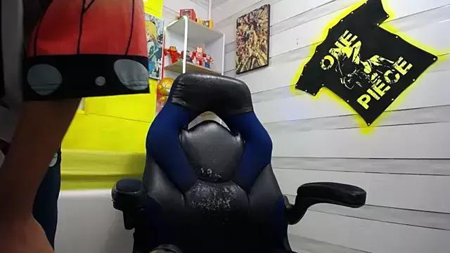 Freechat ravenn_20 on StripChat