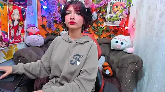 Freechat ravenn_20 on StripChat