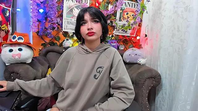 Freechat ravenn_20 on StripChat