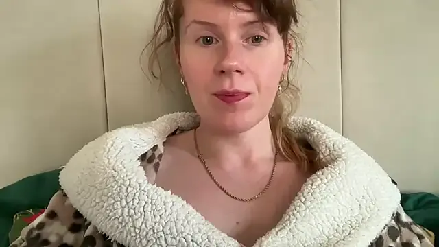 redheadrosie69 on StripChat
