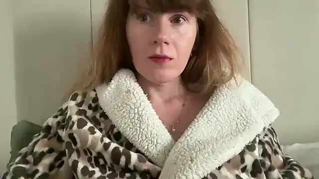 redheadrosie69 on StripChat