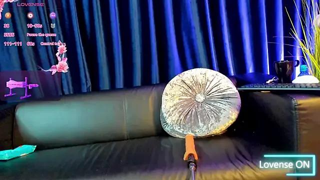 Freechat RosaCatalleya on StripChat