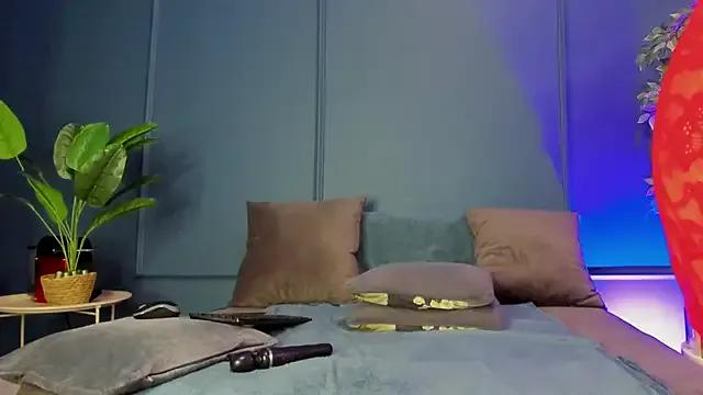 Freechat RosaCatalleya on StripChat