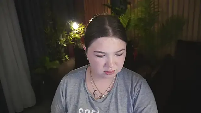 RosieMoons on StripChat