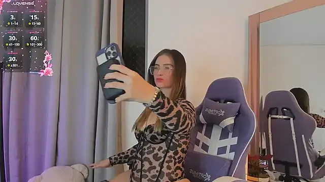 roxie_gates_ on StripChat