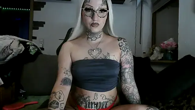 RoxxyInk on StripChat