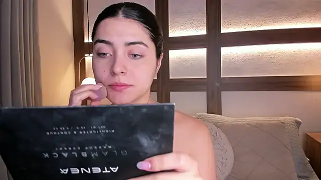 SarhaVega on StripChat