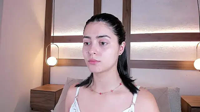 SarhaVega on StripChat