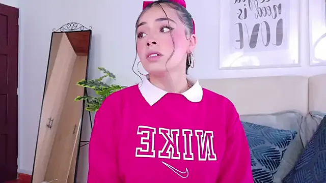 SaritaBratz on StripChat