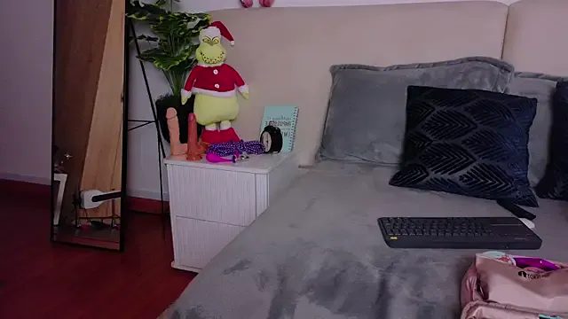 SaritaBratz on StripChat