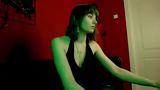 Scarle_Whisper — masturbating in my panties