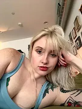 seeunexttuesday on StripChat