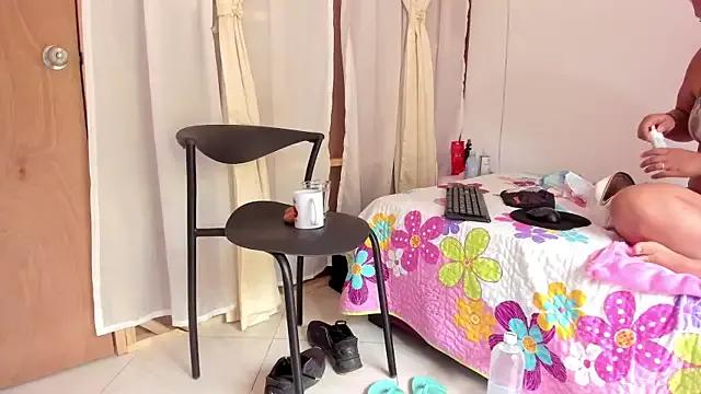 Freechat selena_jhonson on StripChat