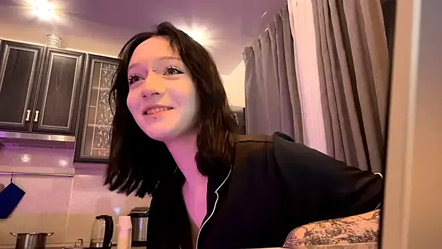 Shine_Luna on StripChat