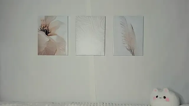 ShineRox on StripChat