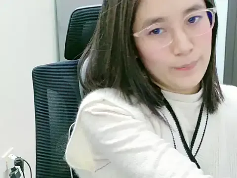 Shulee- on StripChat