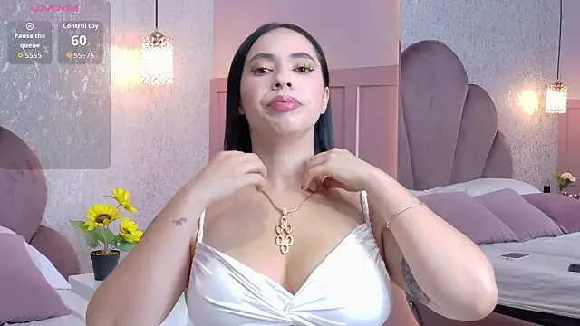 Sienna-Gold on StripChat