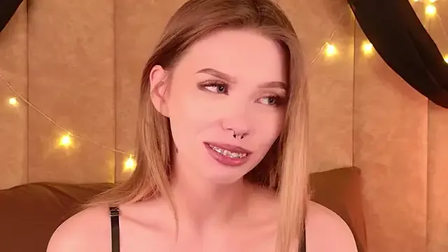 Sierra_Fane on StripChat