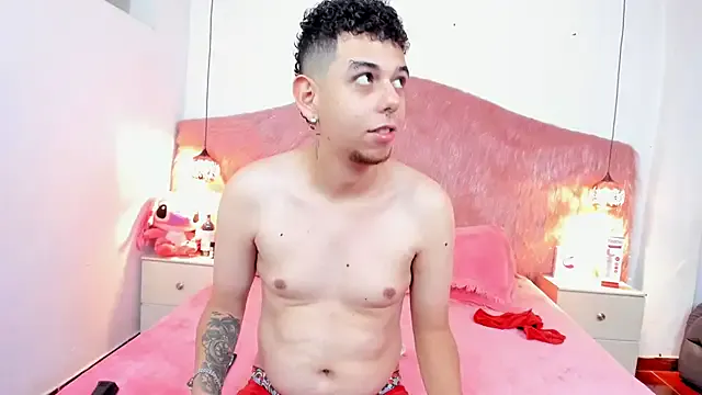 SkarletRuiz on StripChat