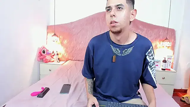 SkarletRuiz on StripChat