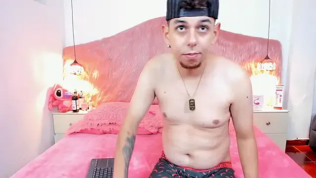 SkarletRuiz on StripChat