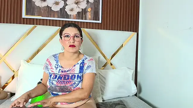 Slut_Milf_ on StripChat