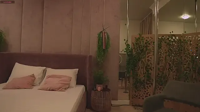 Smiley_Mia on StripChat