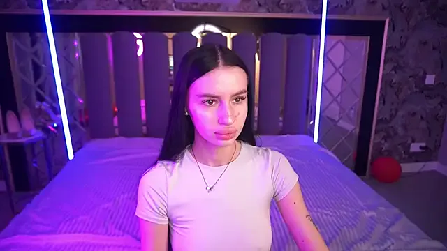 Snow_WhiteeeX on StripChat