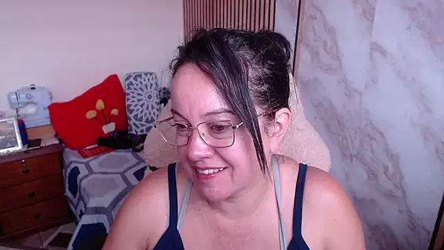 Sonialorens_ — naked for 5 minutos