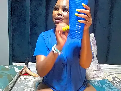 SpicyKitty33 on StripChat