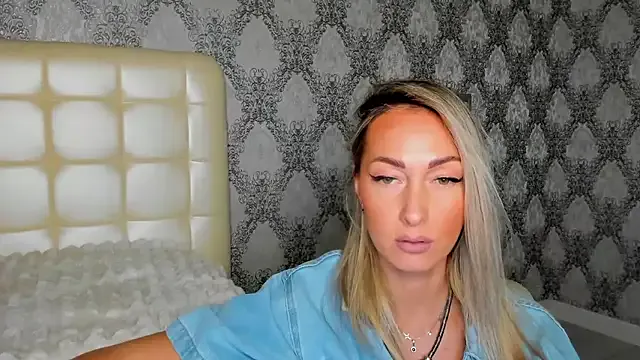 StarryHanna on StripChat