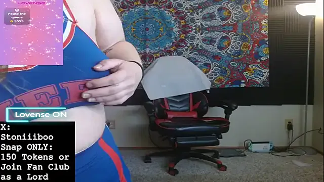 Stoniiiboo on StripChat