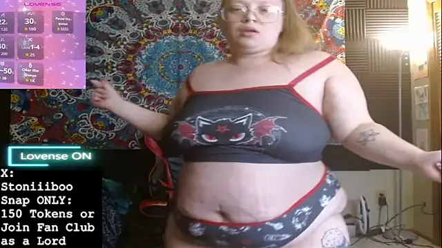 Stoniiiboo on StripChat