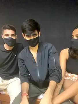 StripChat SweetnSpicyDuo is Freechat SweetnSpicyDuo — Couple hot dance in public