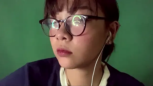 TerisaYellow — Pull my shirt up