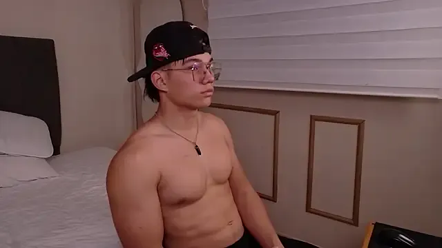 Thony_Big on StripChat