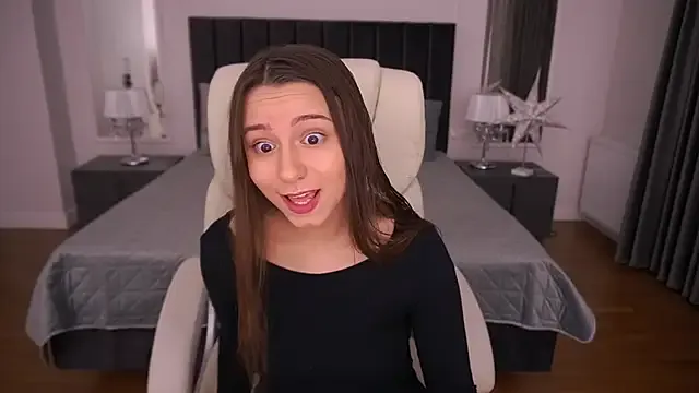 TinyNatalie on StripChat