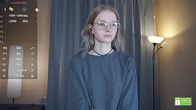 ToyaPletz on StripChat