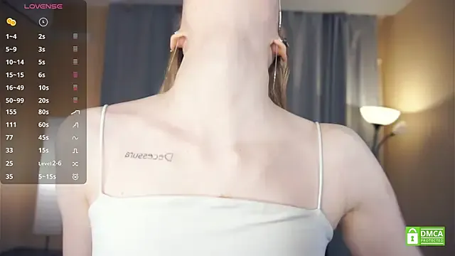 ToyaPletz on StripChat