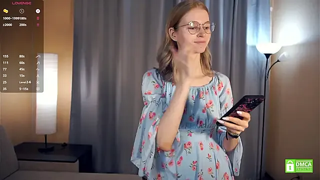 ToyaPletz on StripChat