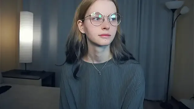 ToyaPletz on StripChat