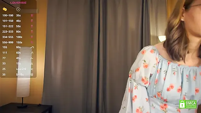 ToyaPletz on StripChat