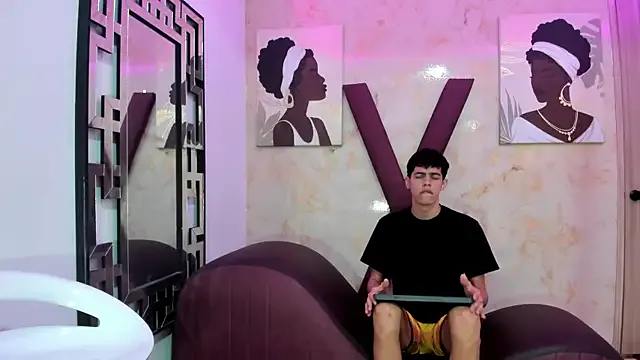 TWINKS_FRIENDS on StripChat