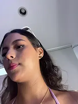 Valeria-escobar — PANTY OFF + DOMI INSIDE IN MY PUSSY