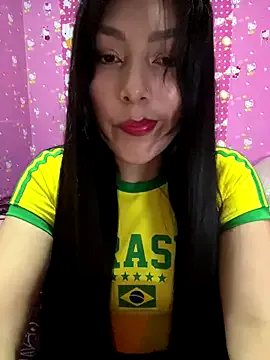 Velyn_18 on StripChat