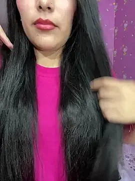 Velyn_18 on StripChat